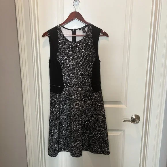 Black sleeveless dress - Picture 1 of 5